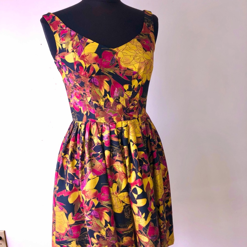 Taylor Floral sleeveless dress